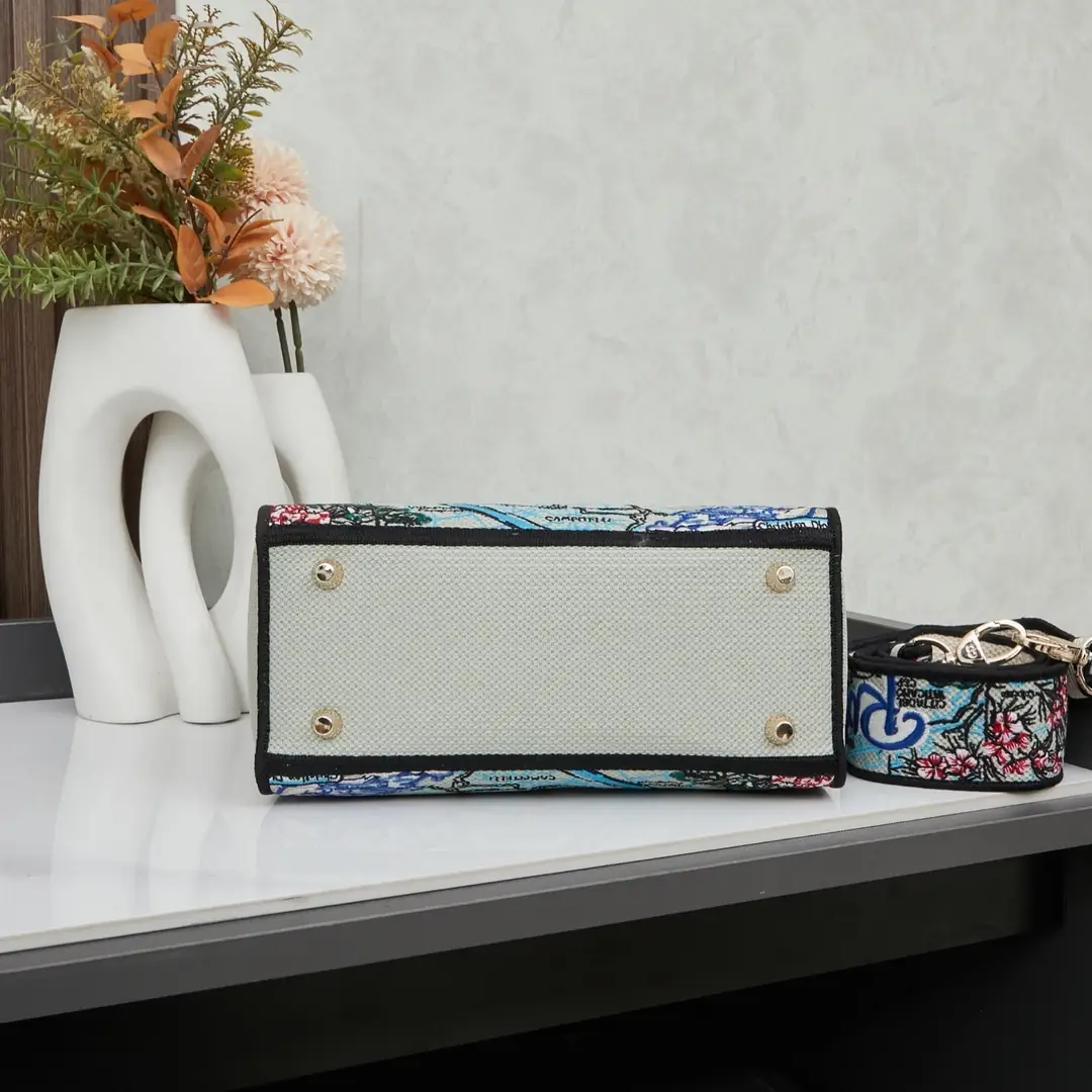 M8002/053/24X20X11CM gallery