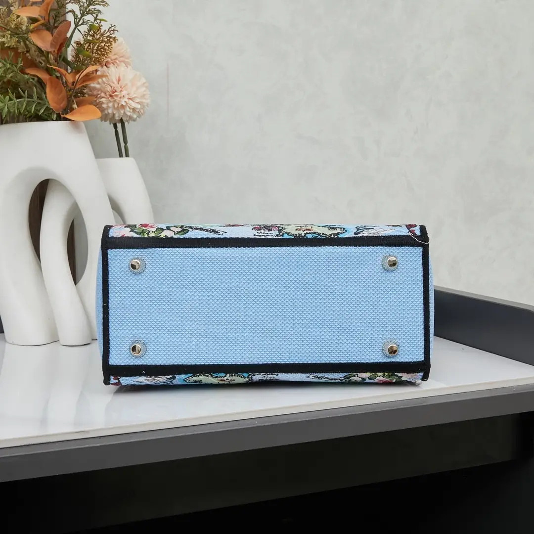 M8002/053/24X20X11CM gallery