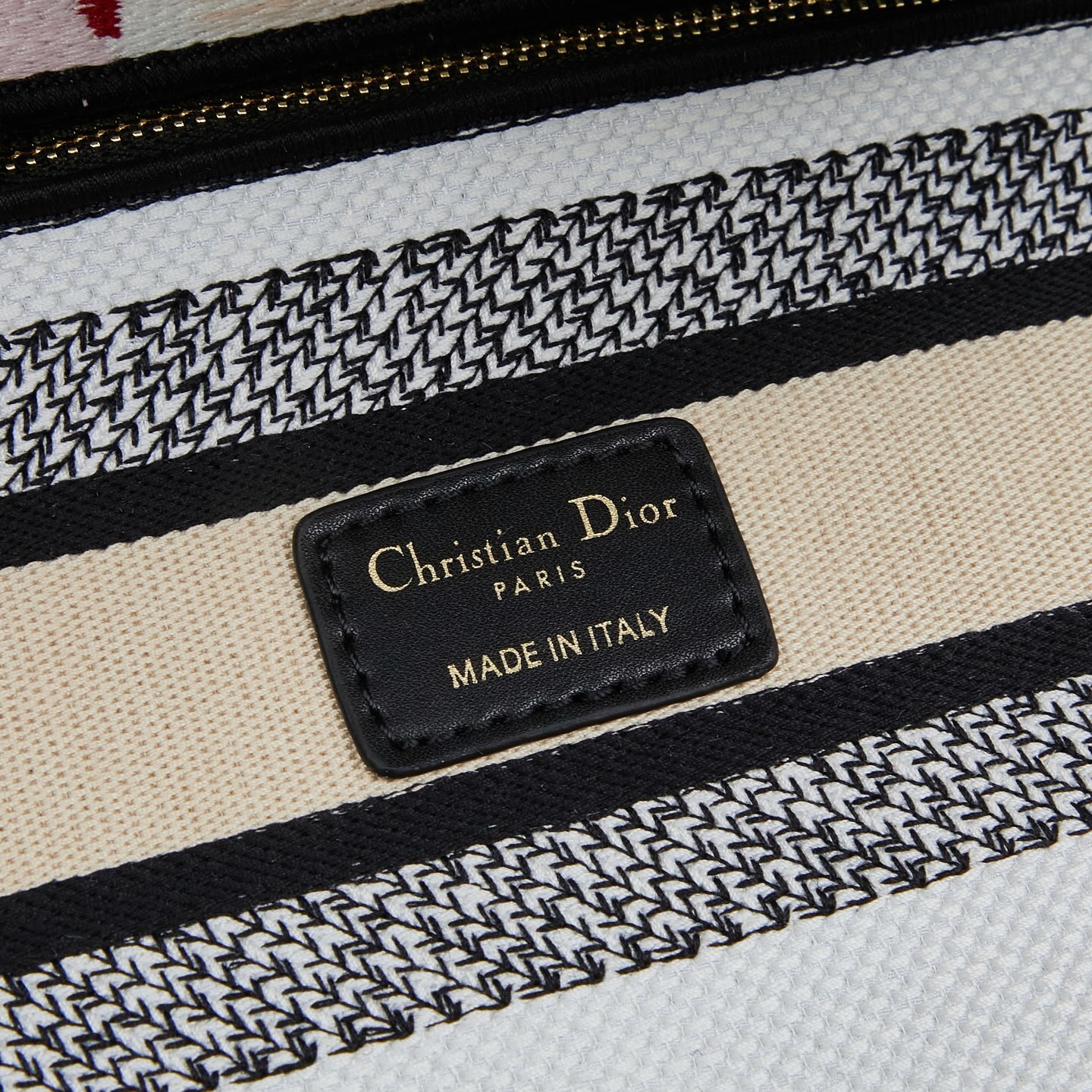 M8002/053/24X20X11CM gallery