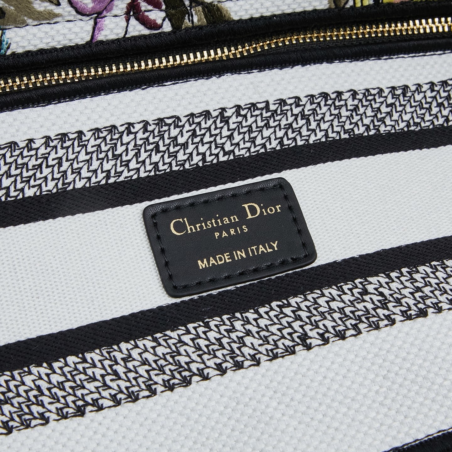 M8002/053/24X20X11CM gallery