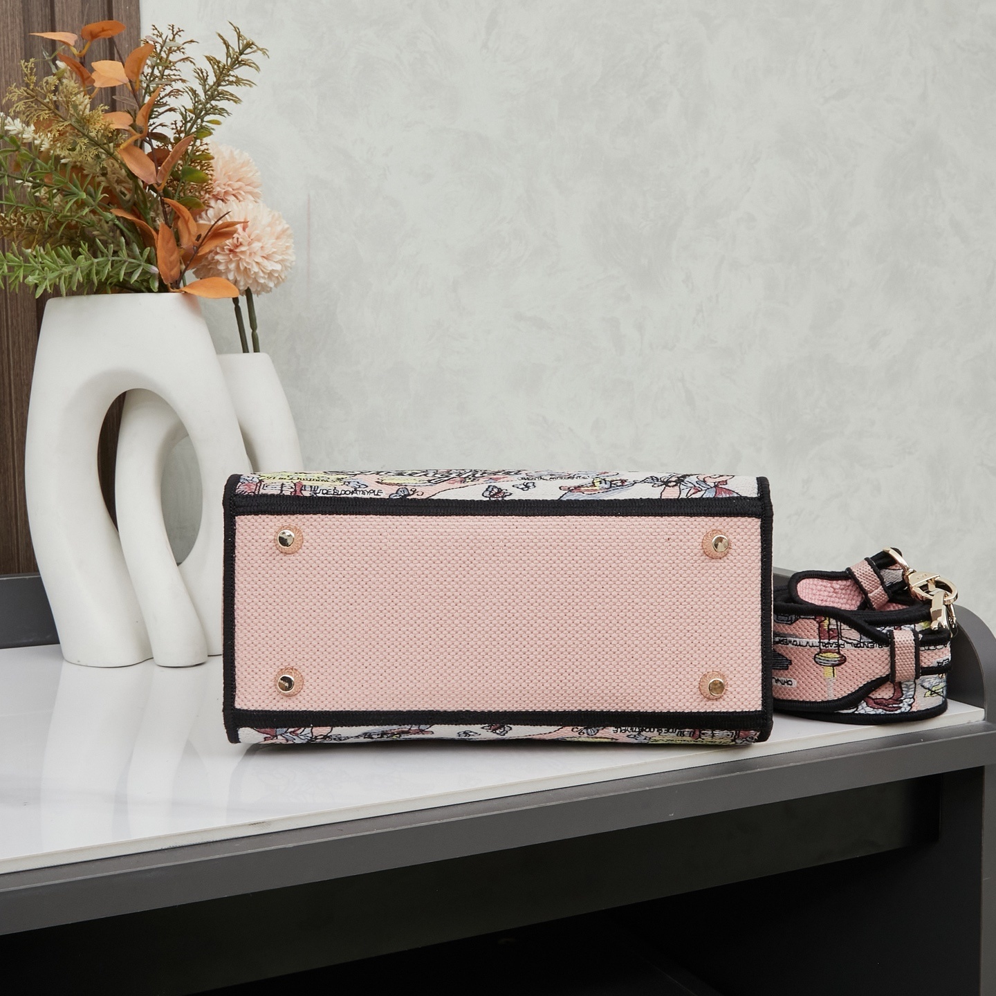 M8002/053/24X20X11CM gallery