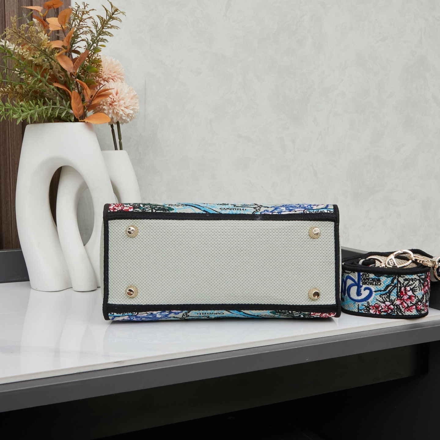 M8002/053/24X20X11CM gallery