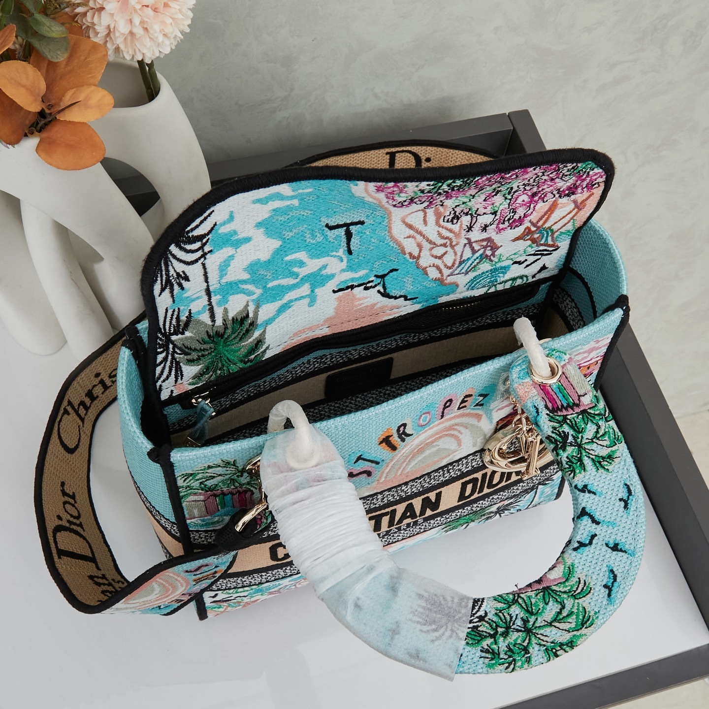 M8002/053/24X20X11CM gallery