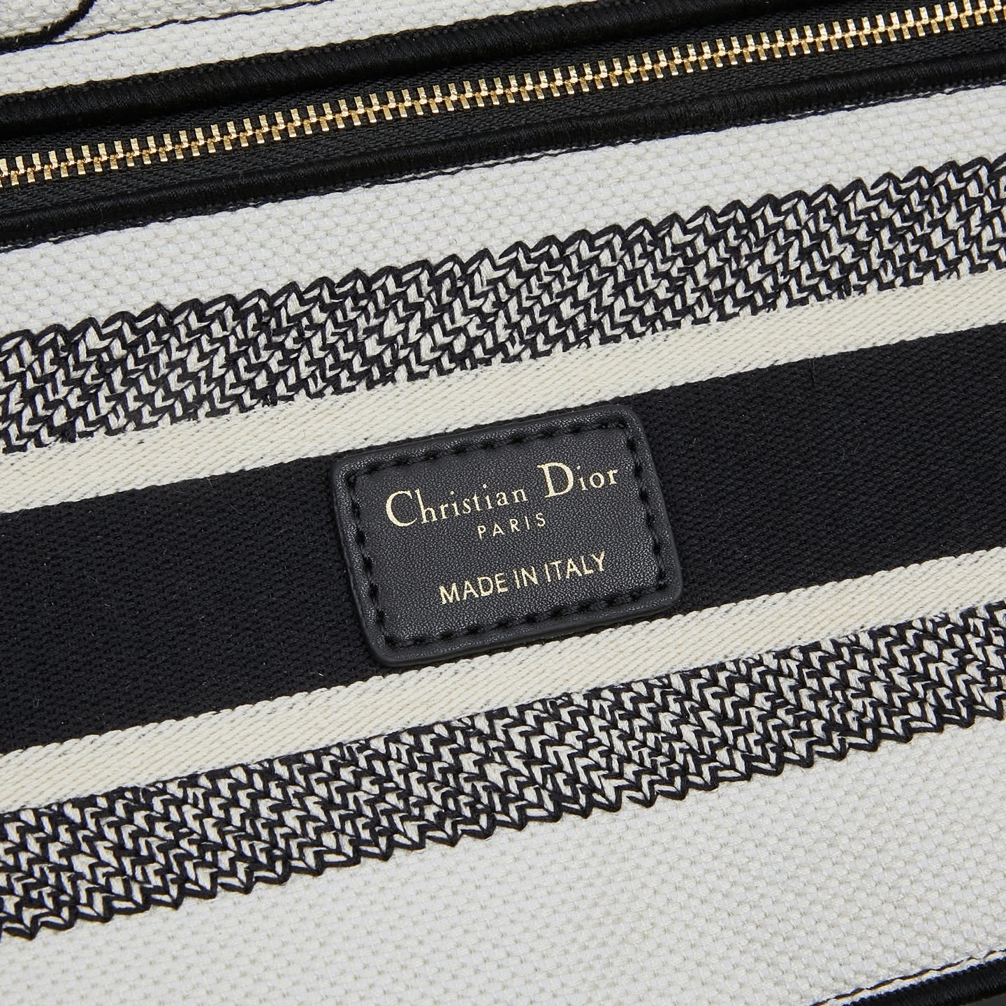 M8002/053/24X20X11CM gallery