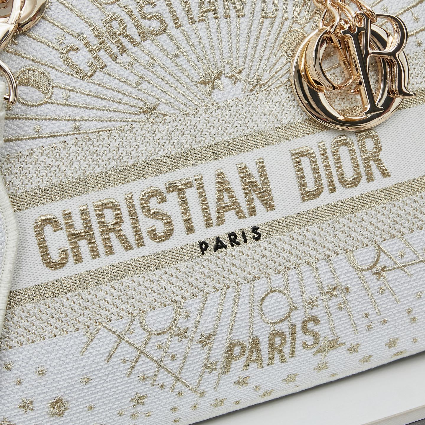 M8002/053/24X20X11CM gallery