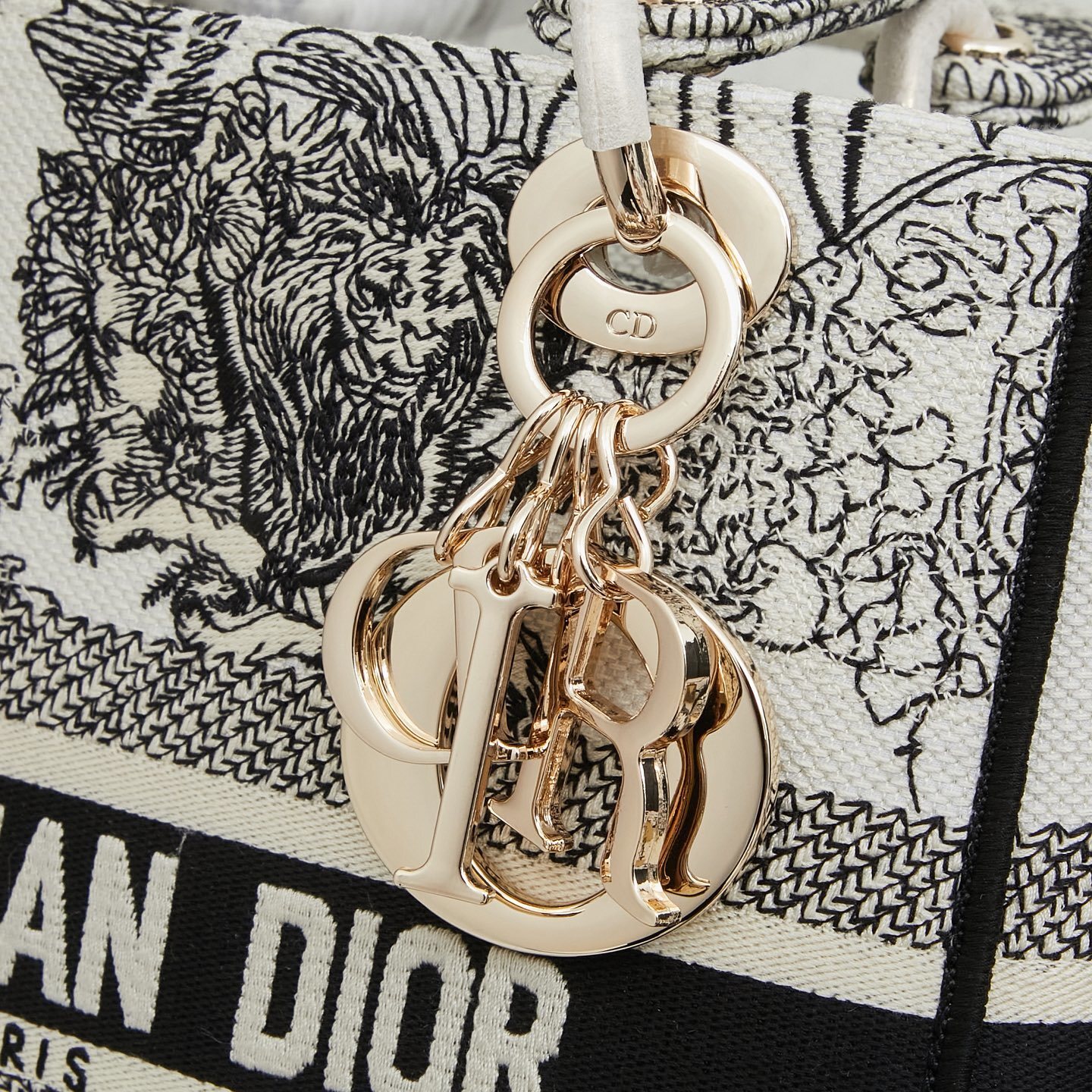 M8002/053/24X20X11CM gallery