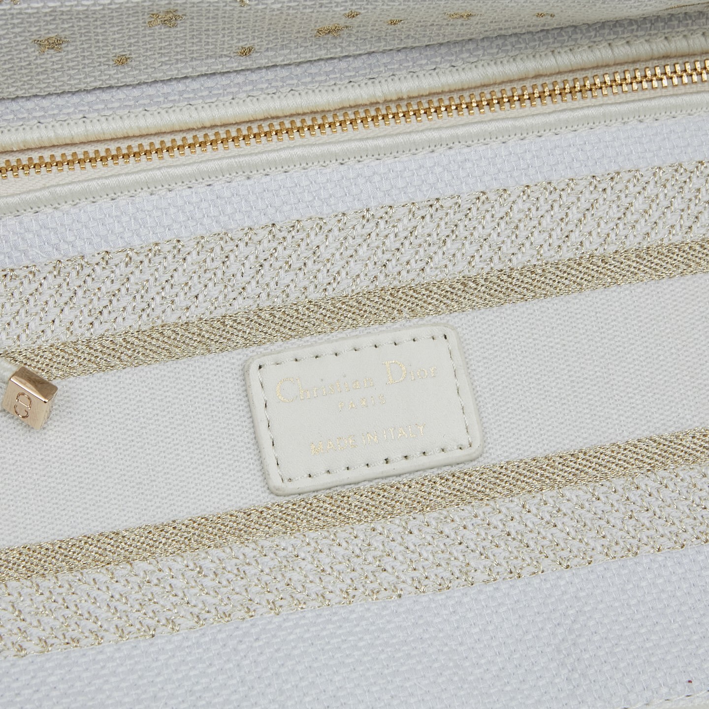 M8002/053/24X20X11CM gallery