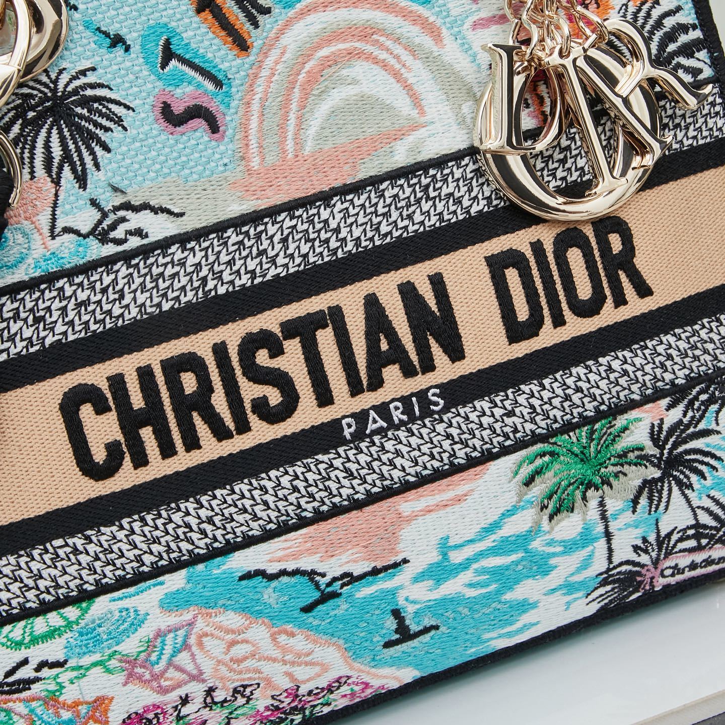 M8002/053/24X20X11CM gallery