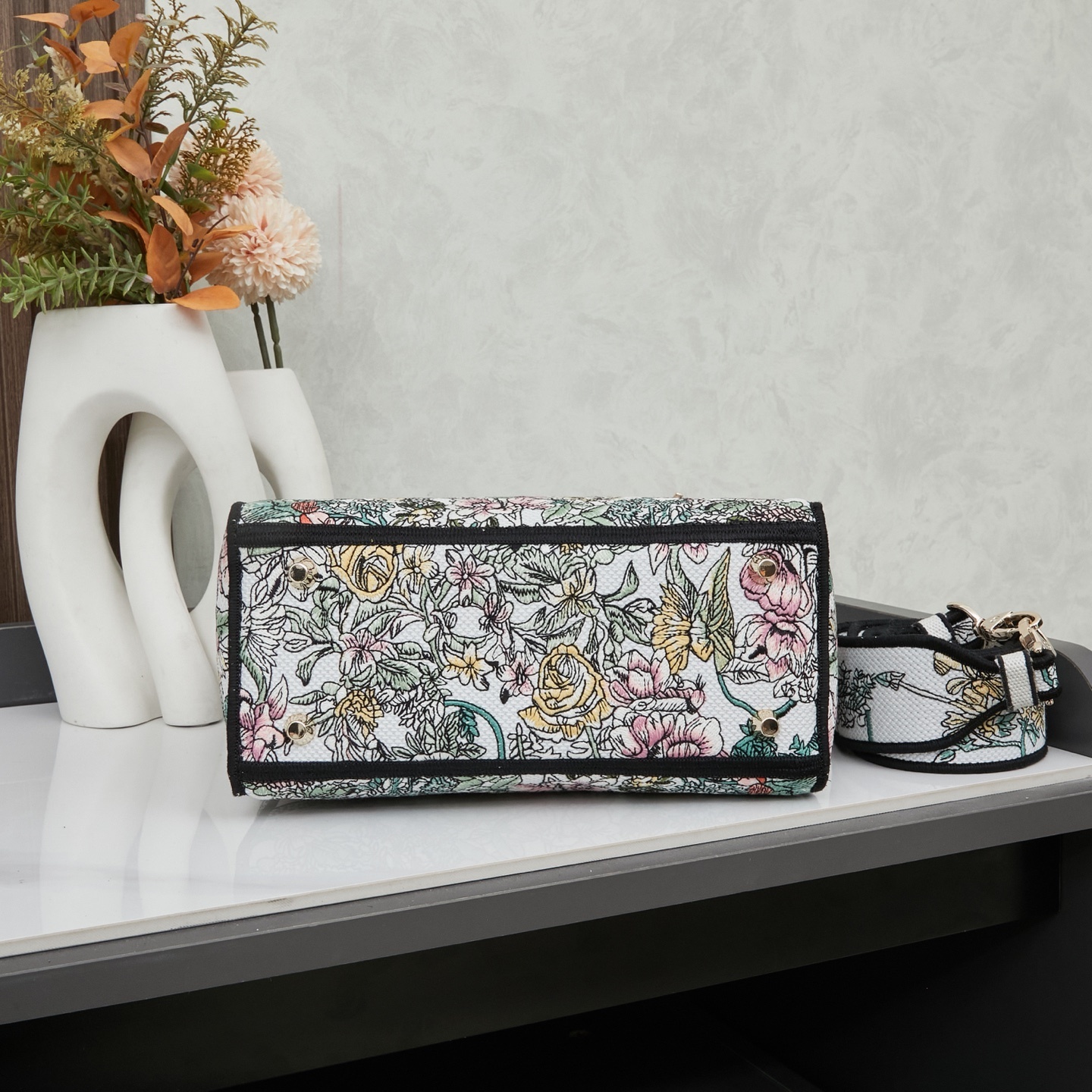 M8002/053/24X20X11CM gallery