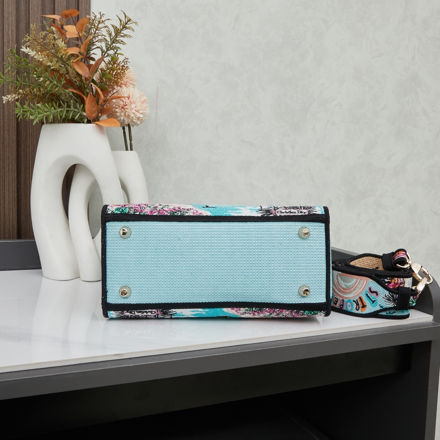 M8002/053/24X20X11CM gallery