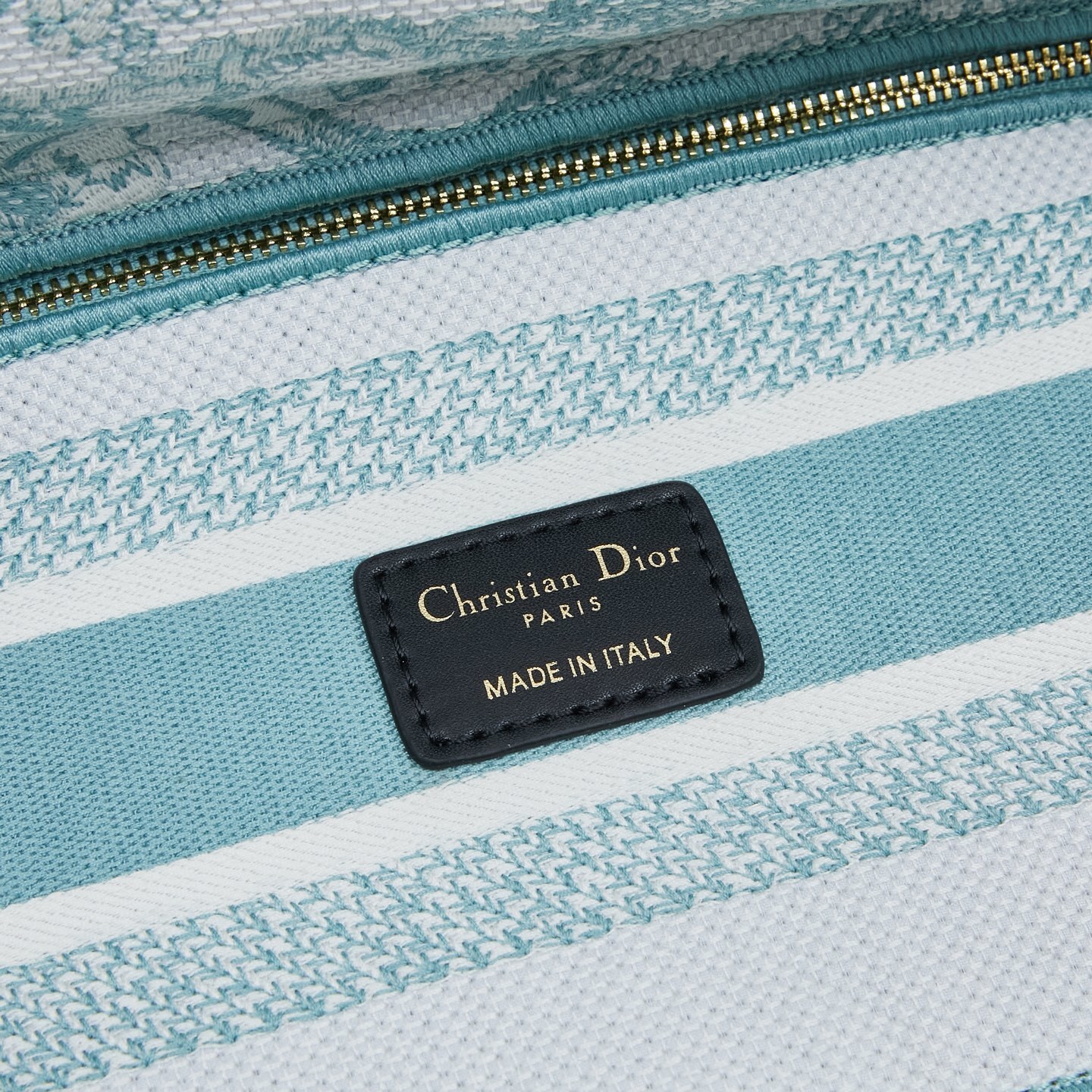 M8002/053/24X20X11CM gallery