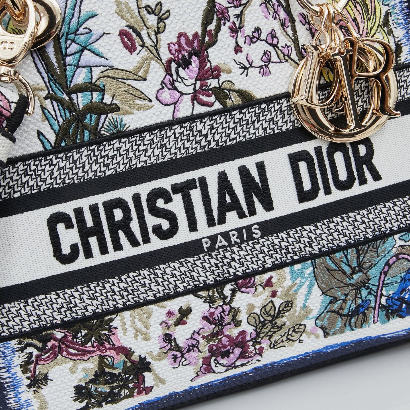 M8002/053/24X20X11CM gallery