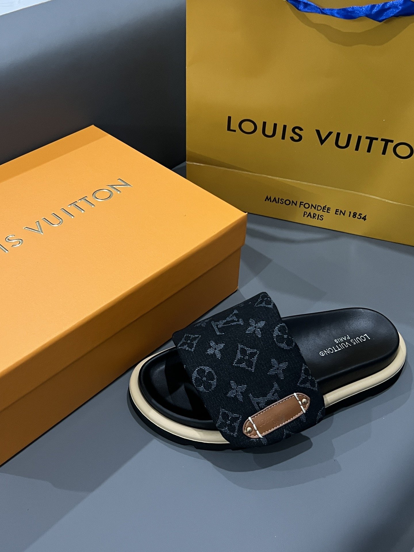 LY650-1 gallery