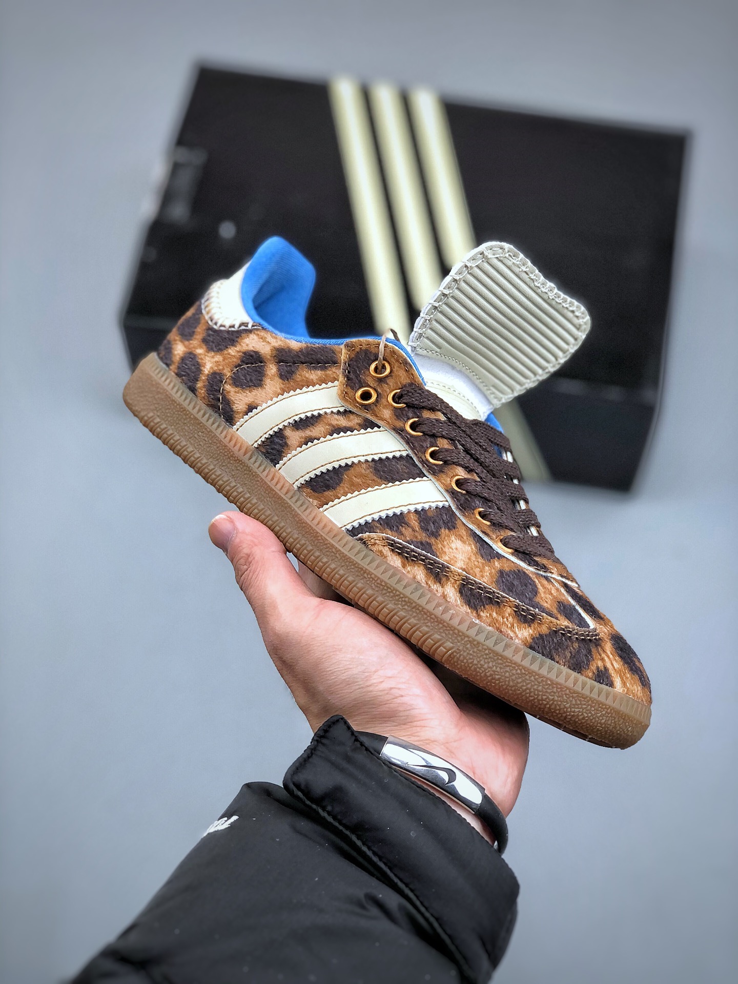 Oo1369-364.2💴52.9$adidas gallery