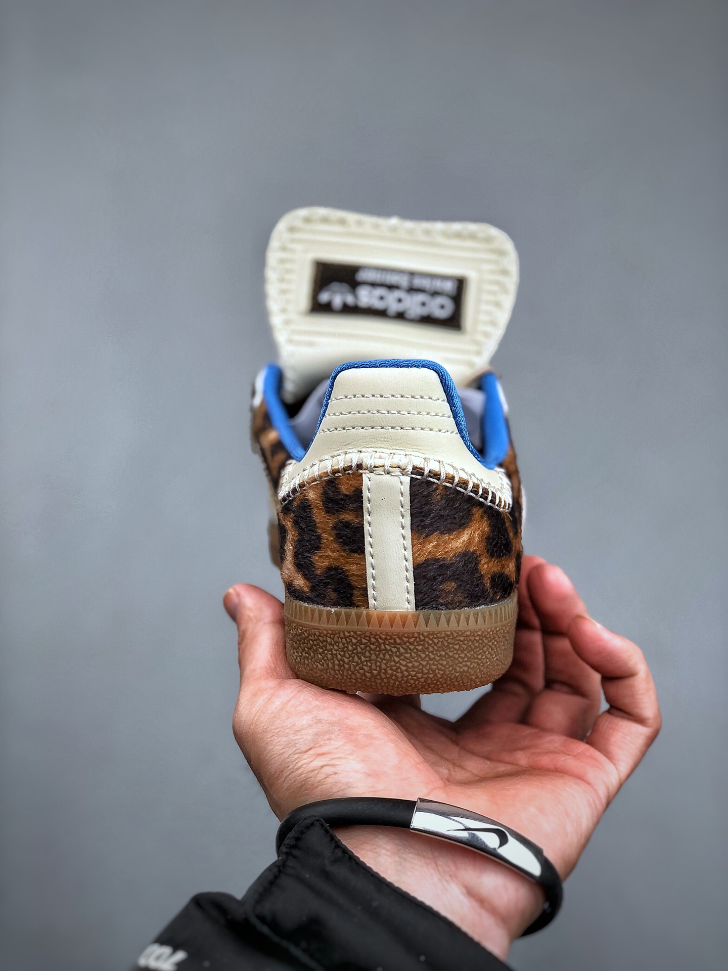 Oo1369-364.2💴52.9$adidas gallery