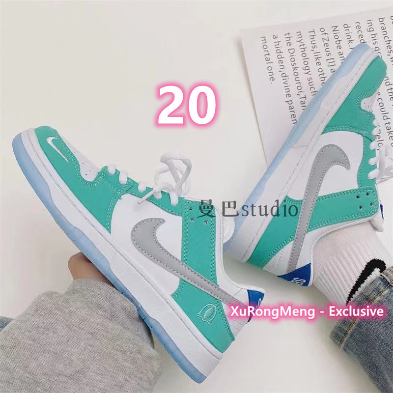 V1050-33.06$NIKE gallery