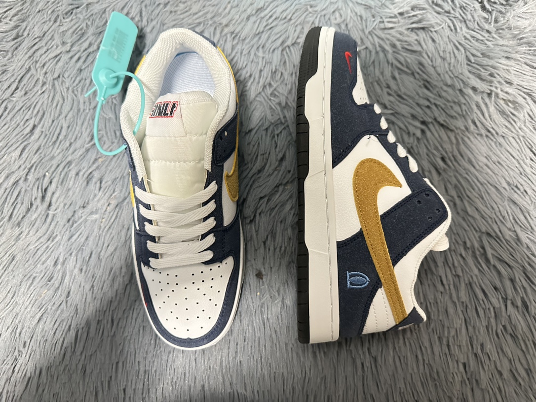 V2199-194.6💴30.66$NIKE gallery