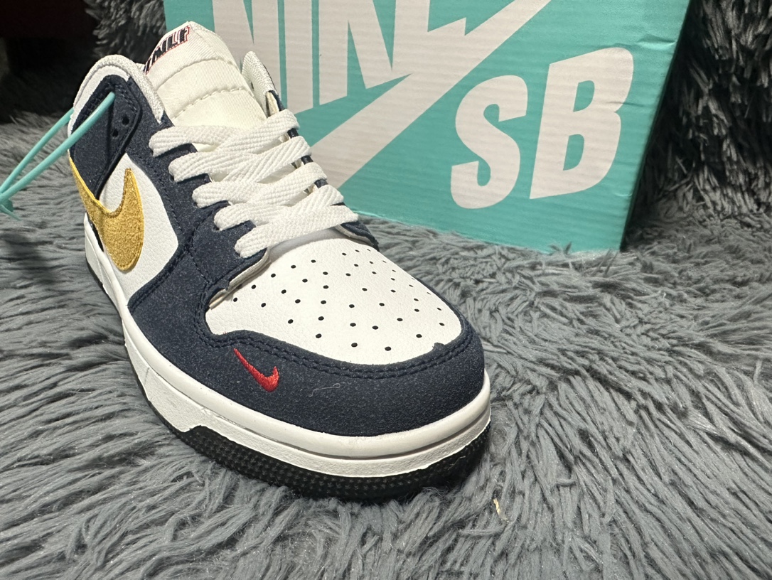 V2199-194.6💴30.66$NIKE gallery