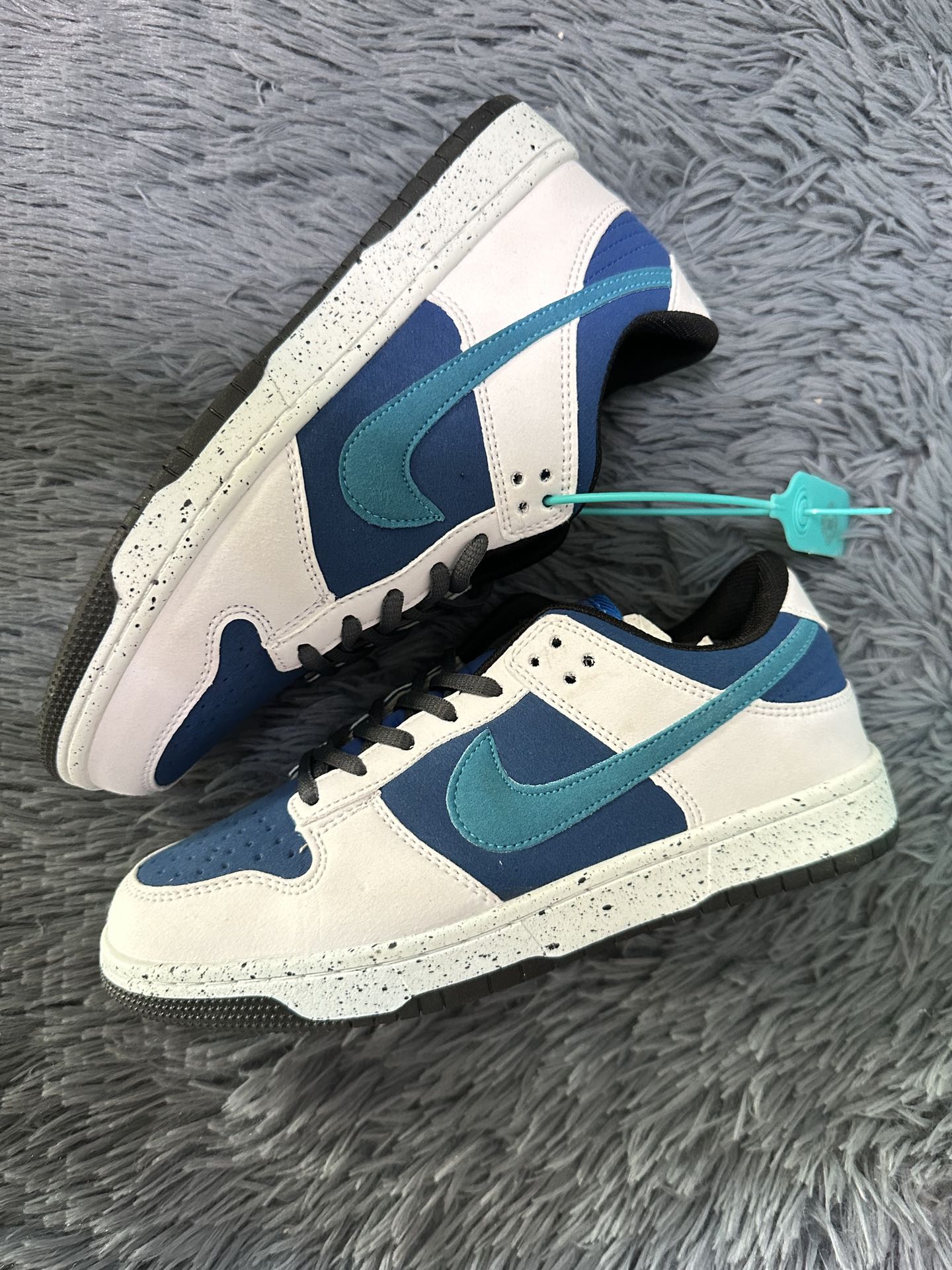 V2199-194.6💴30.66$NIKE gallery