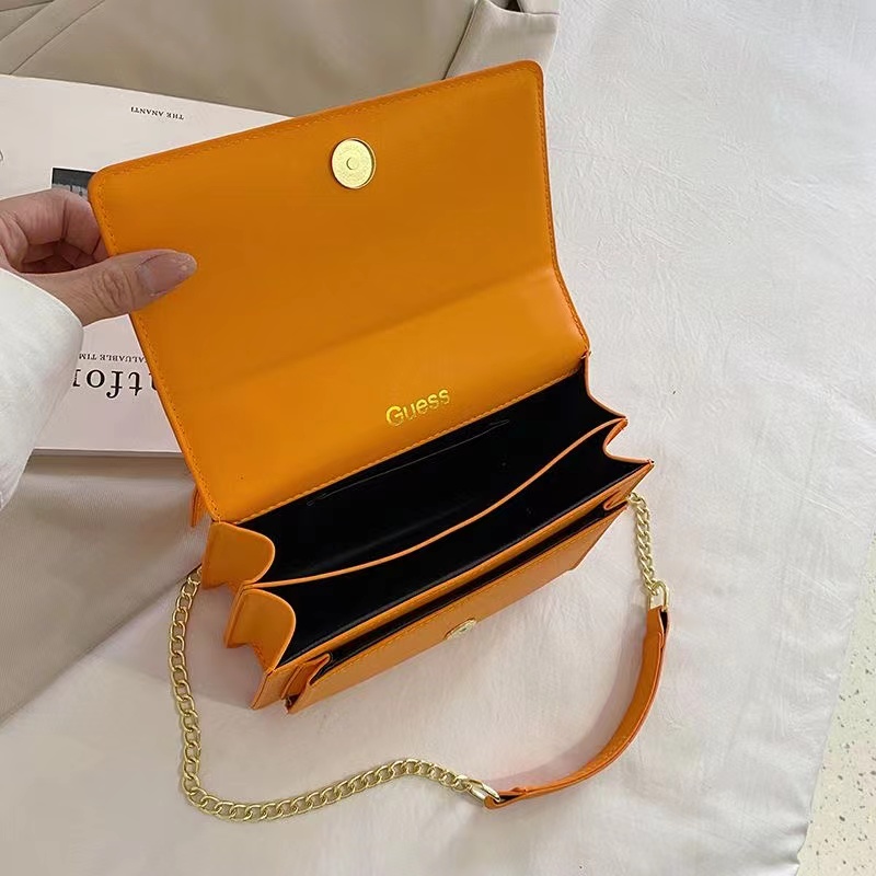 V2203-194.6💴29.66$Guess gallery