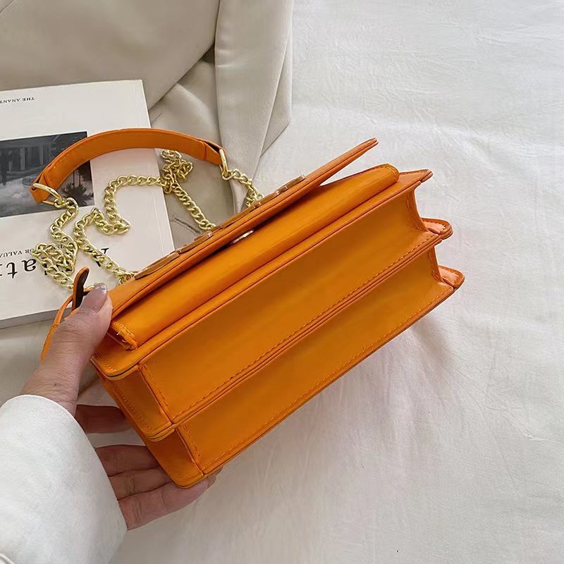 V2203-194.6💴29.66$Guess gallery