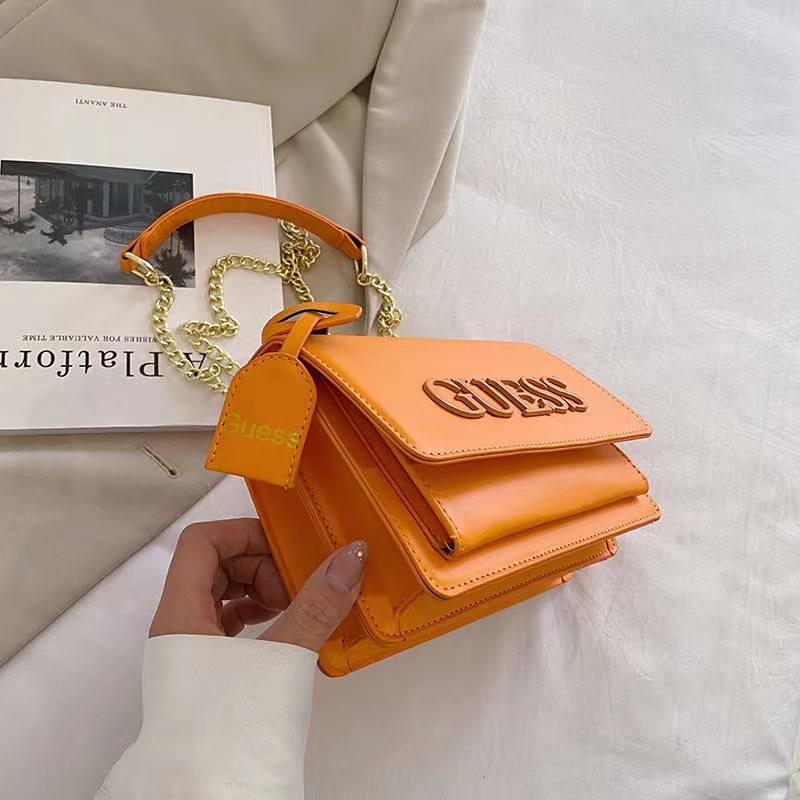 V2203-194.6💴29.66$Guess gallery