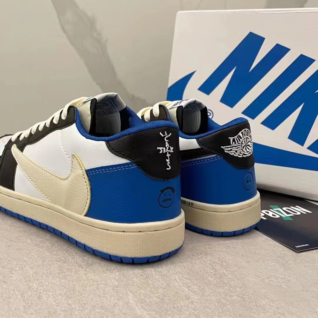 V2205-208.8💴30.6$NIKE gallery