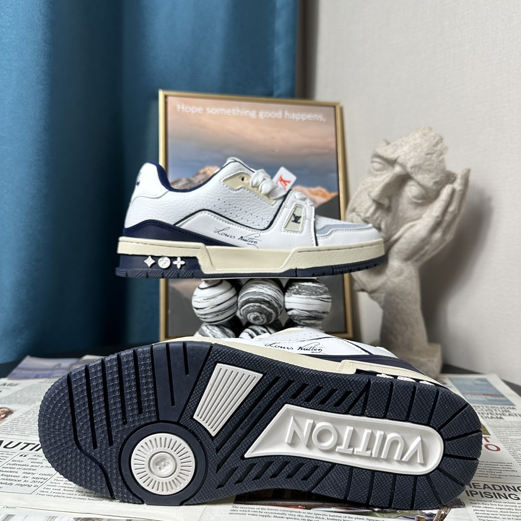 V2241-306💴46.18$ LV gallery
