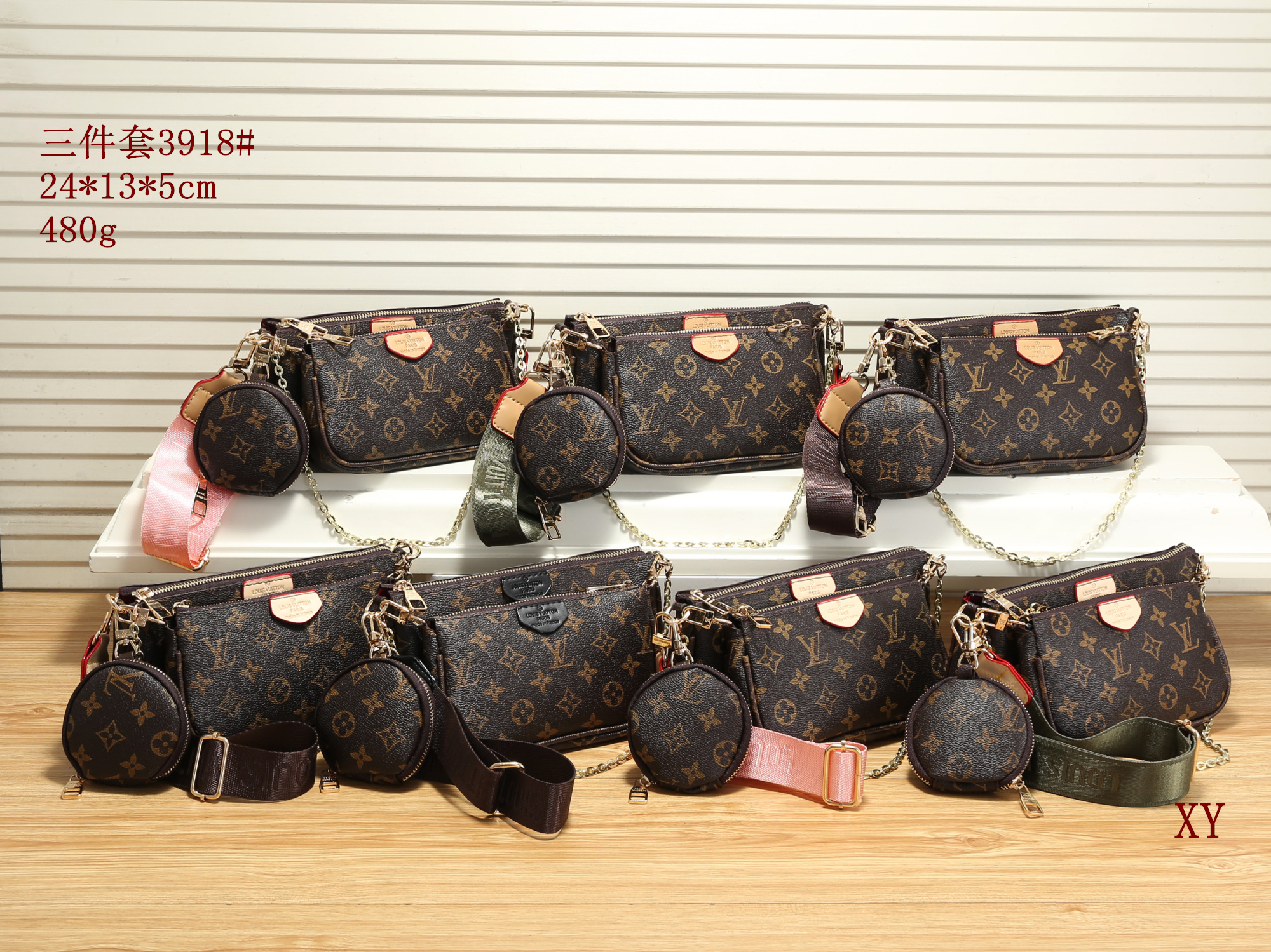 V2245-189💴32.01$lv gallery