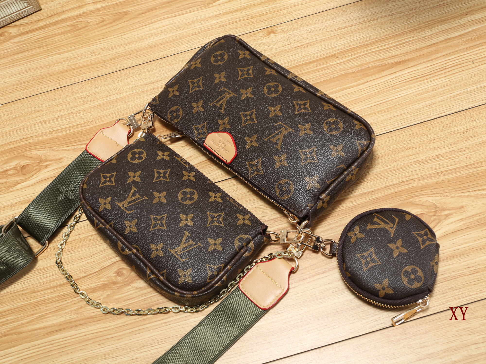 V2245-189💴32.01$lv gallery