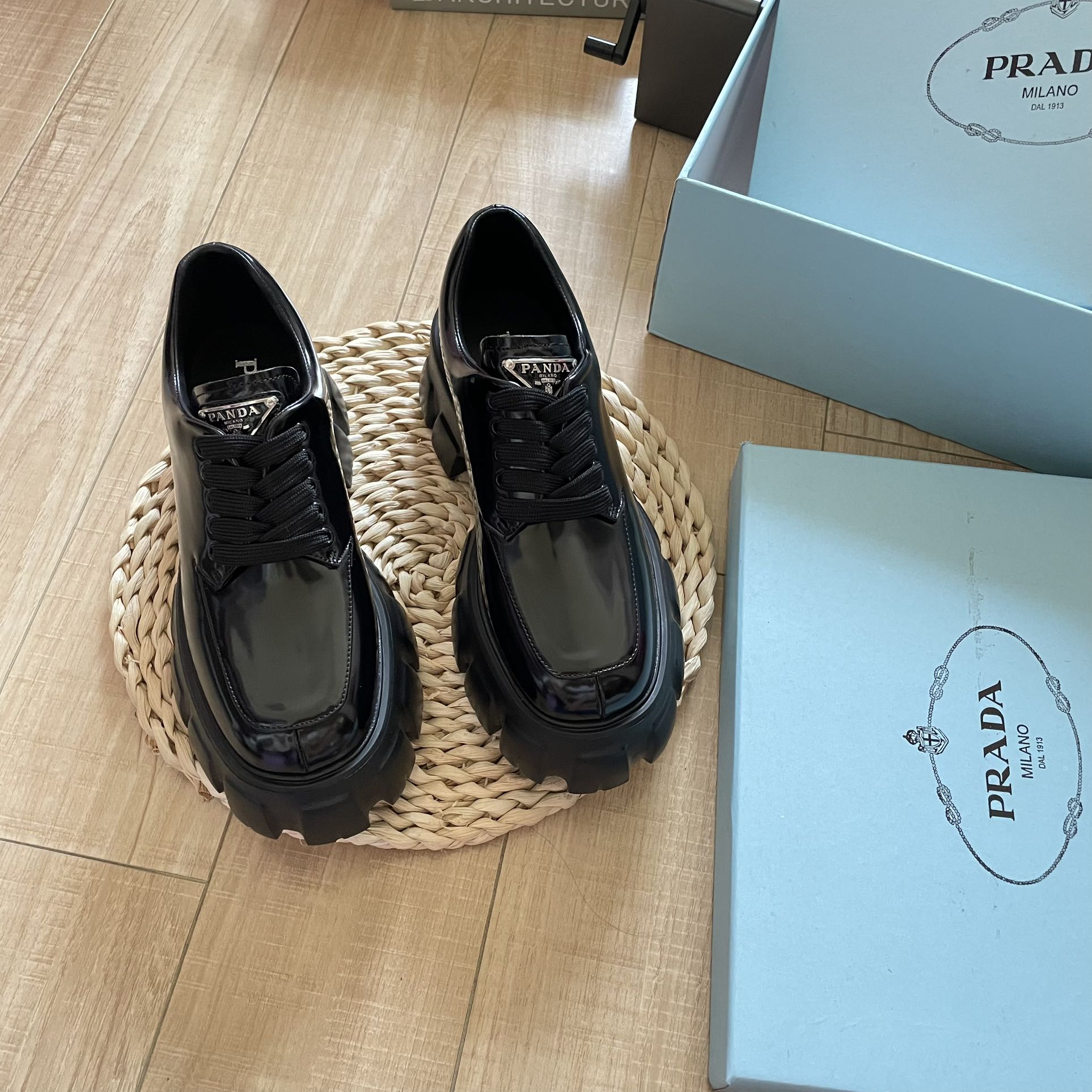 V2257-445💴66.85$PRADA gallery