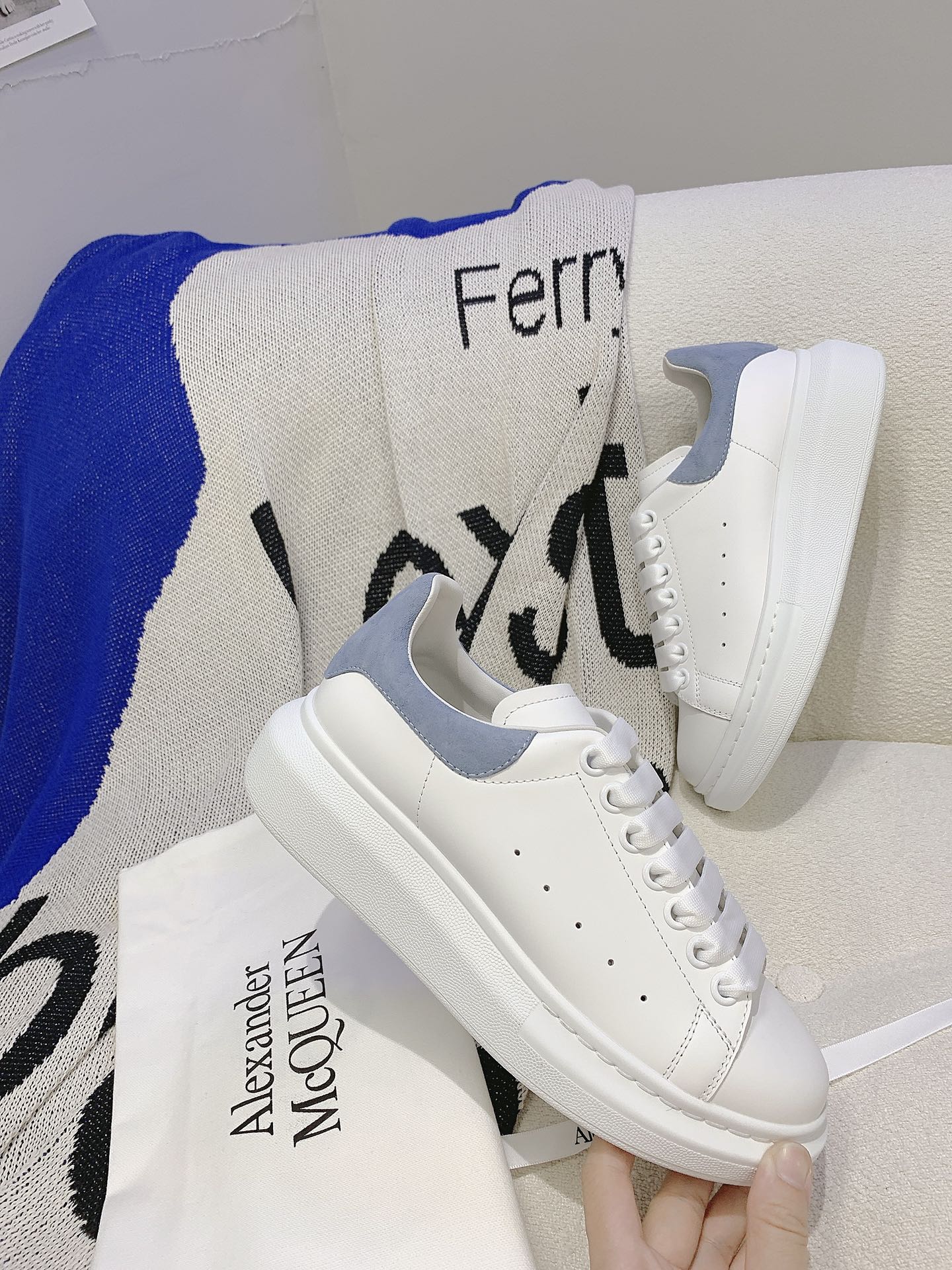 V2309-308.8💴45.88$Alexander Mcqueen gallery