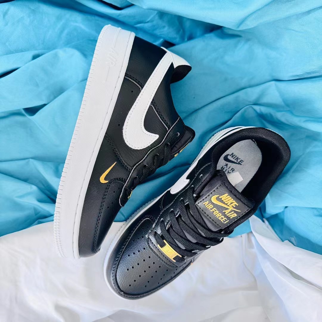 V2347-208.7💴29.99$NIKE gallery