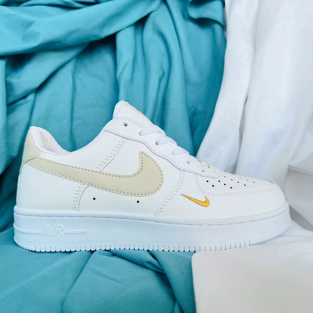 V2347-208.7💴29.99$NIKE gallery