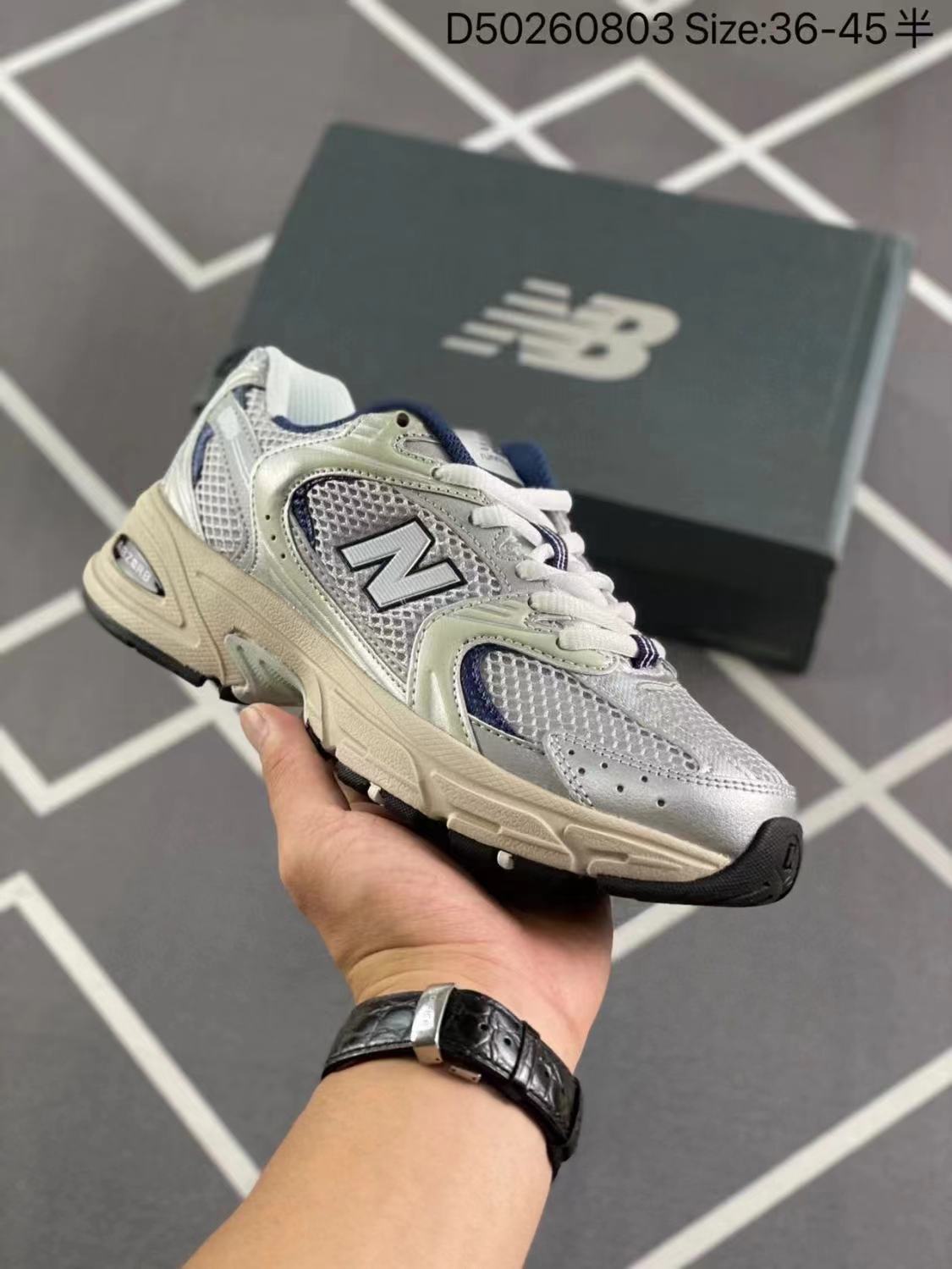 V2349-352.7💴50.99$NB gallery