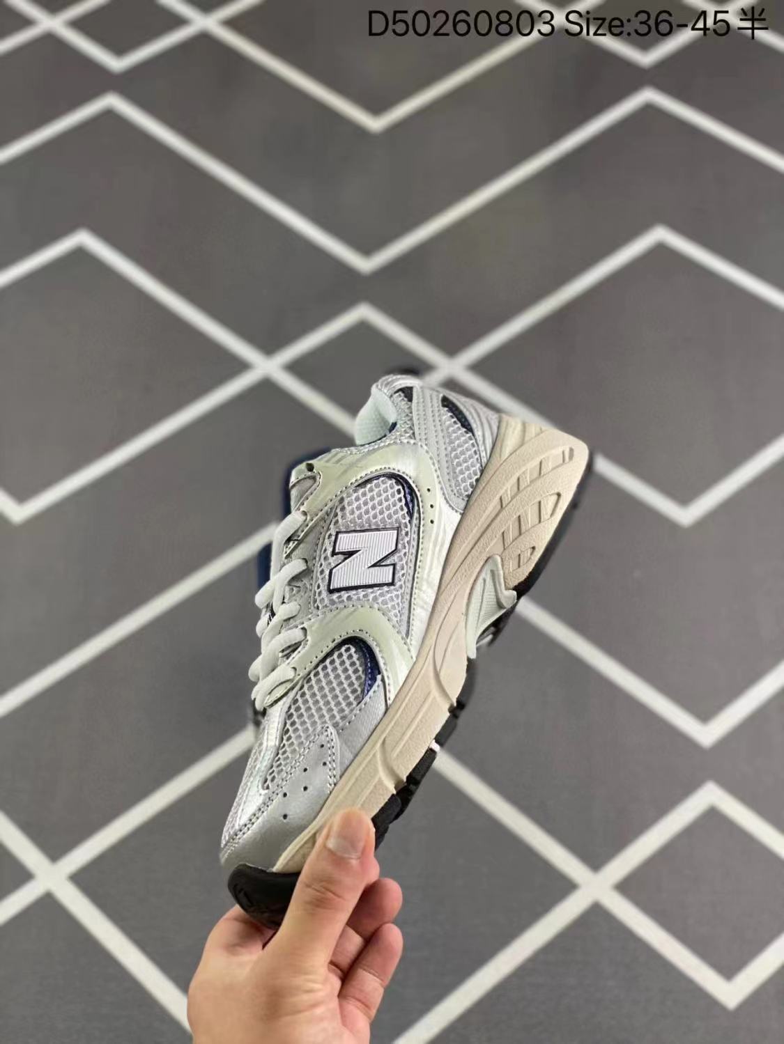 V2349-352.7💴50.99$NB gallery