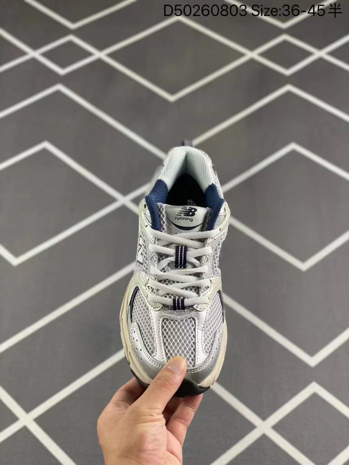 V2349-352.7💴50.99$NB gallery