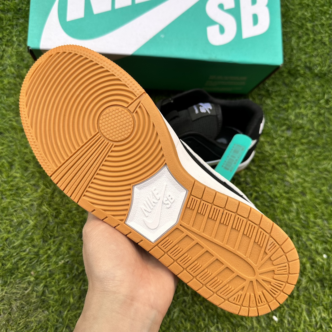 V2354-201.7💴29.02$NIKE gallery