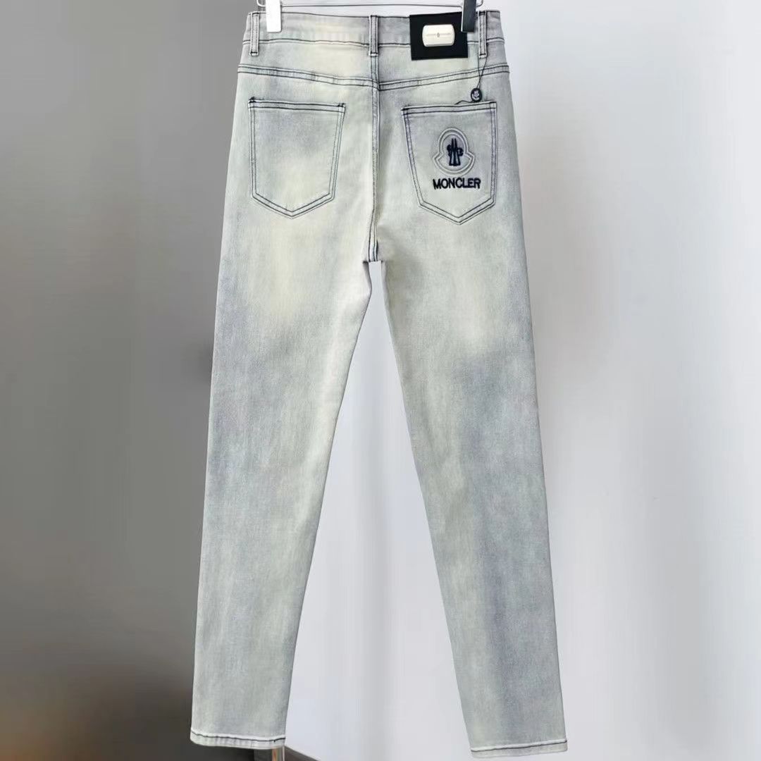 V2355-214.6💴29.8$MONCLER gallery