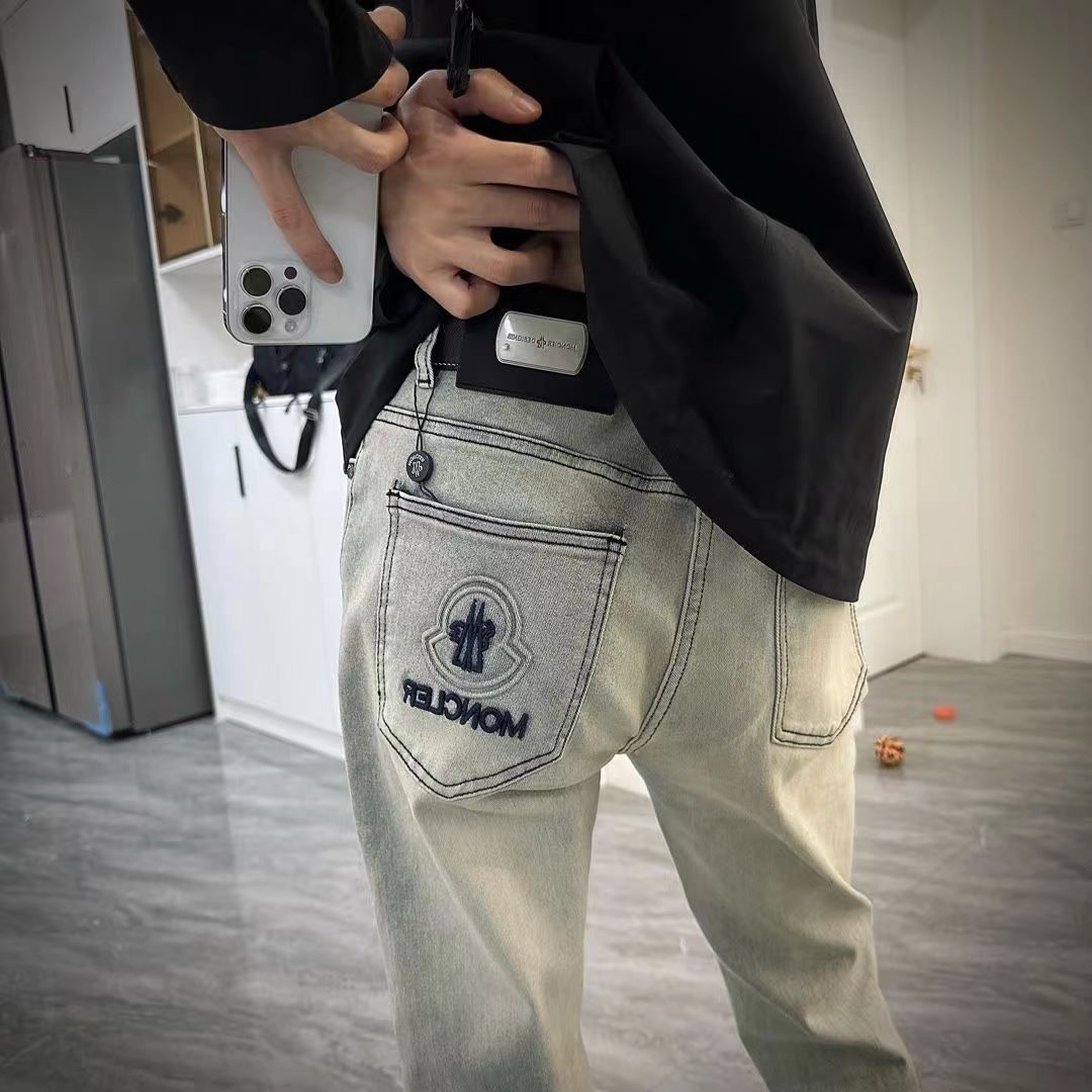 V2355-214.6💴29.8$MONCLER gallery