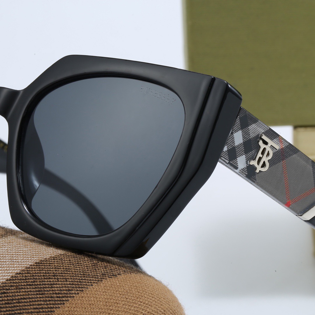 V2359-151.6💴23.06$burberry gallery
