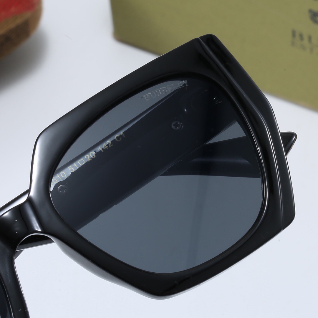 V2359-151.6💴23.06$burberry gallery