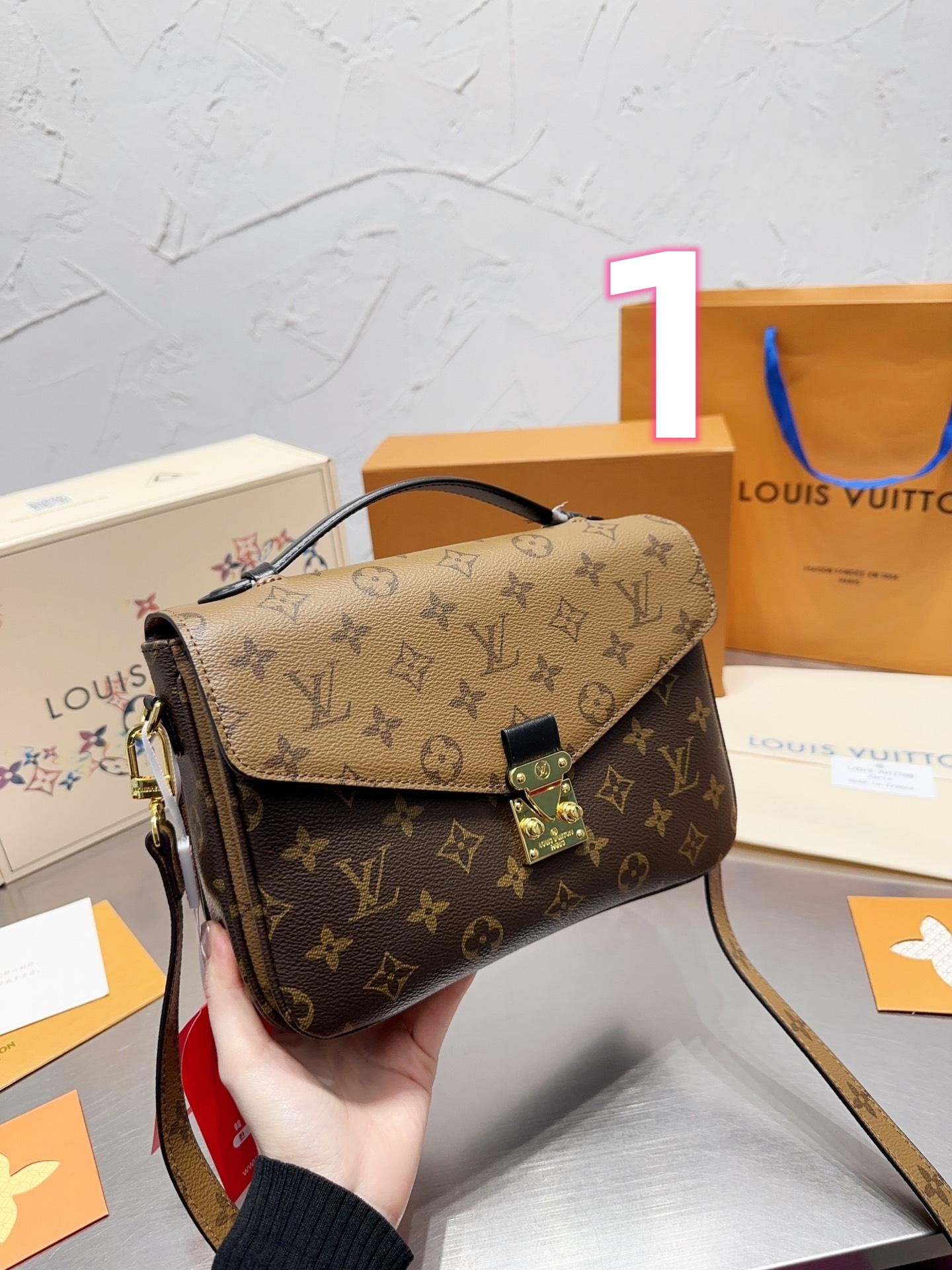 V2377-430💴59.99$LV gallery