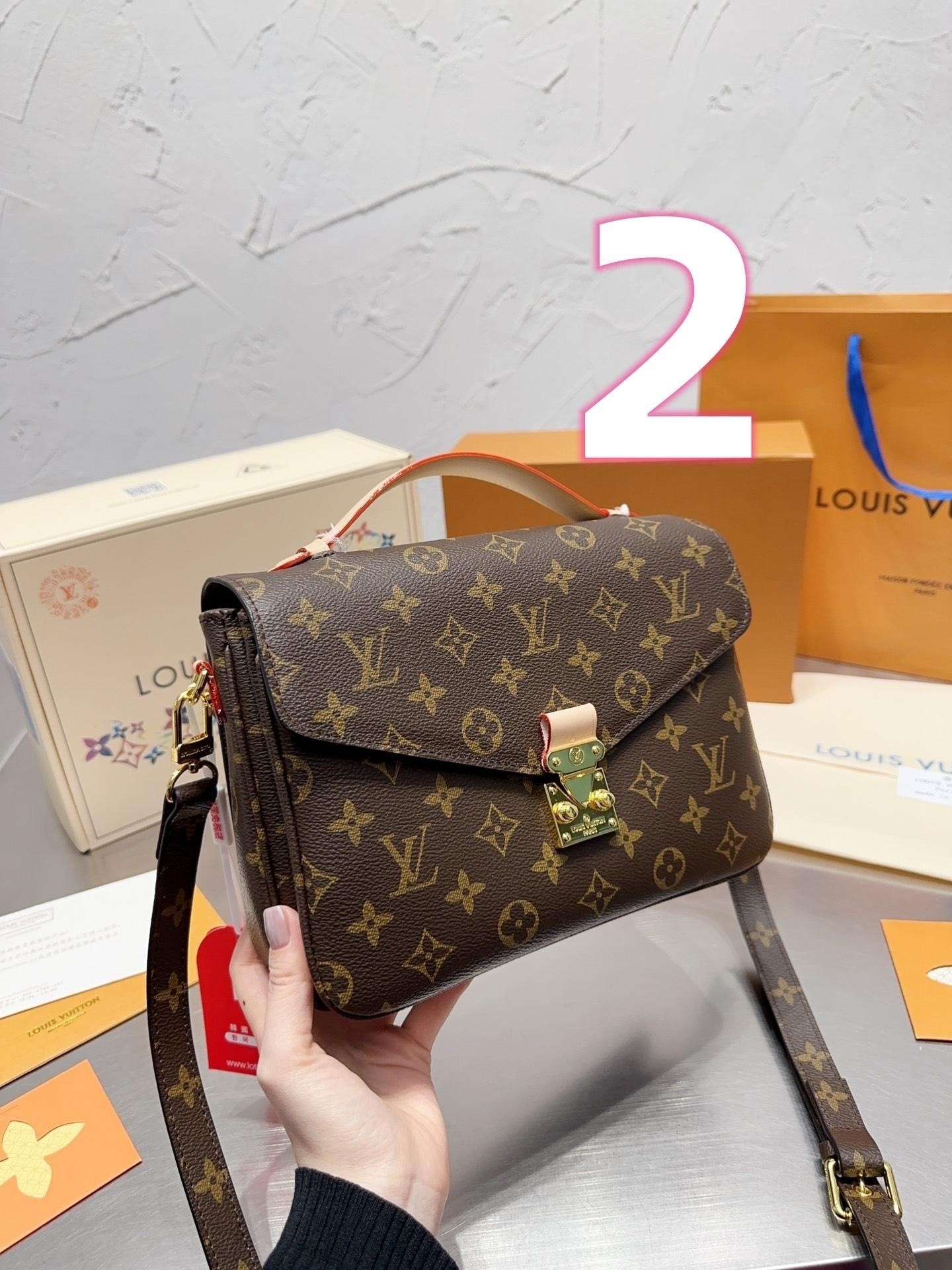 V2377-430💴59.99$LV gallery