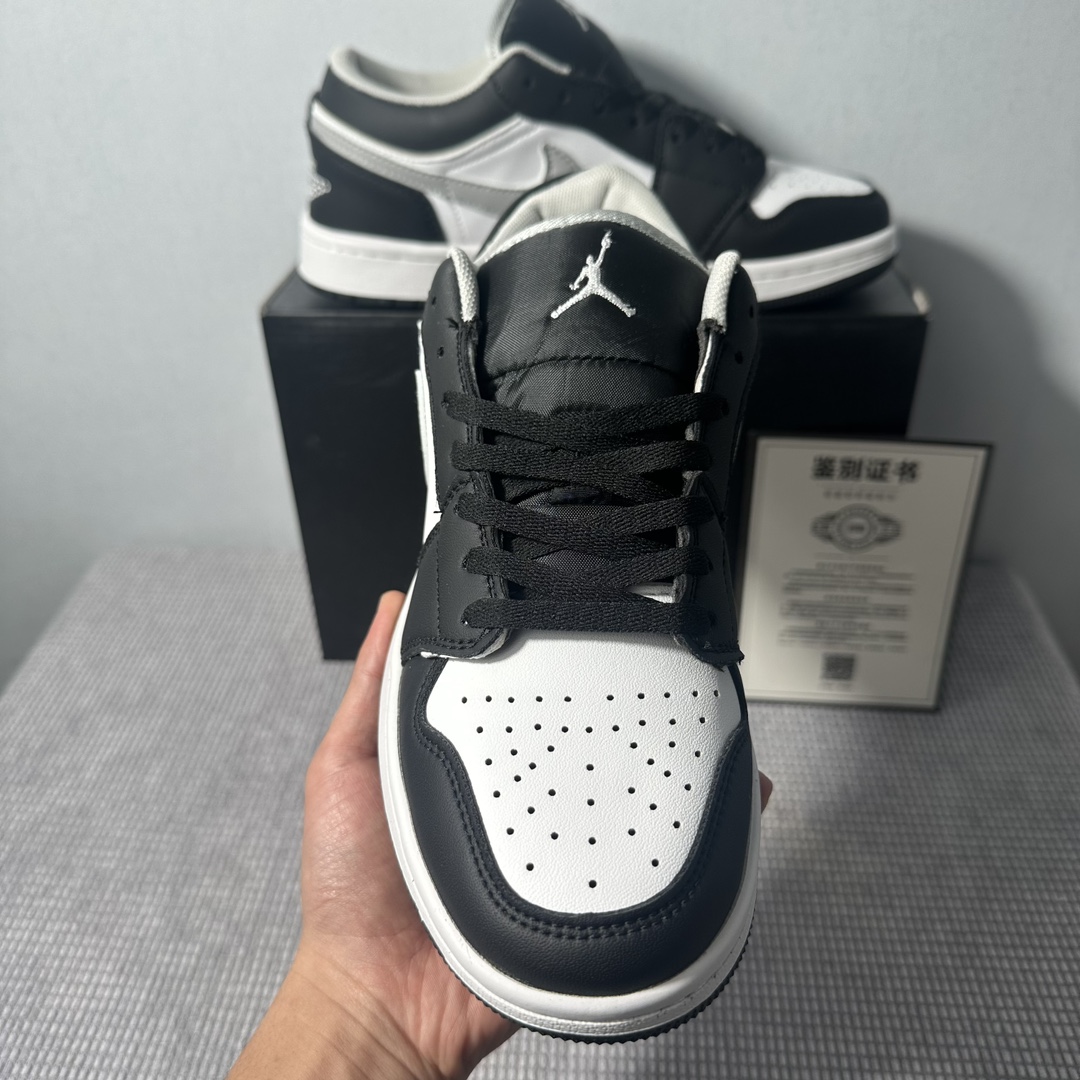 V2379-242.6💴36.69$NIKE gallery