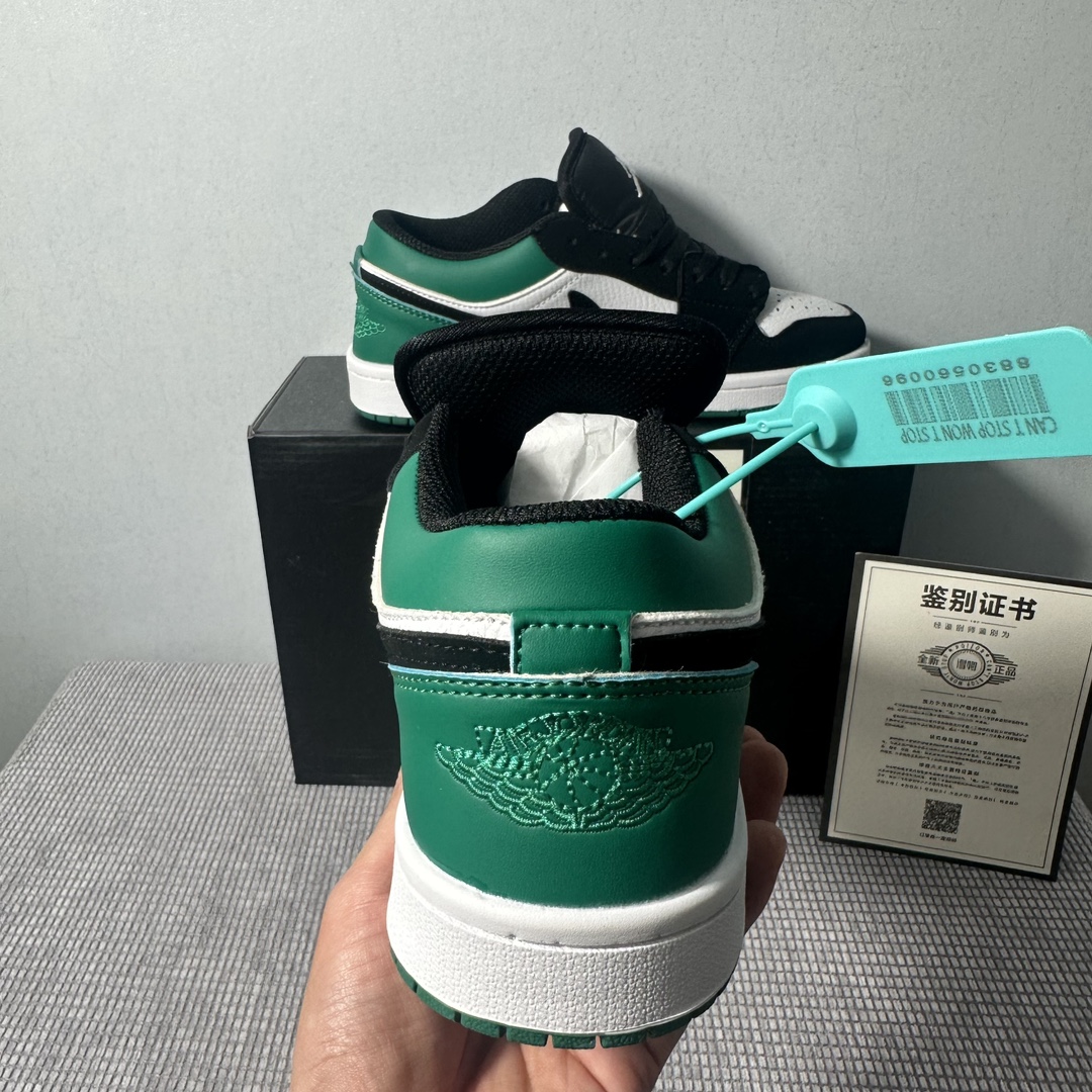 V2379-242.6💴36.69$NIKE gallery