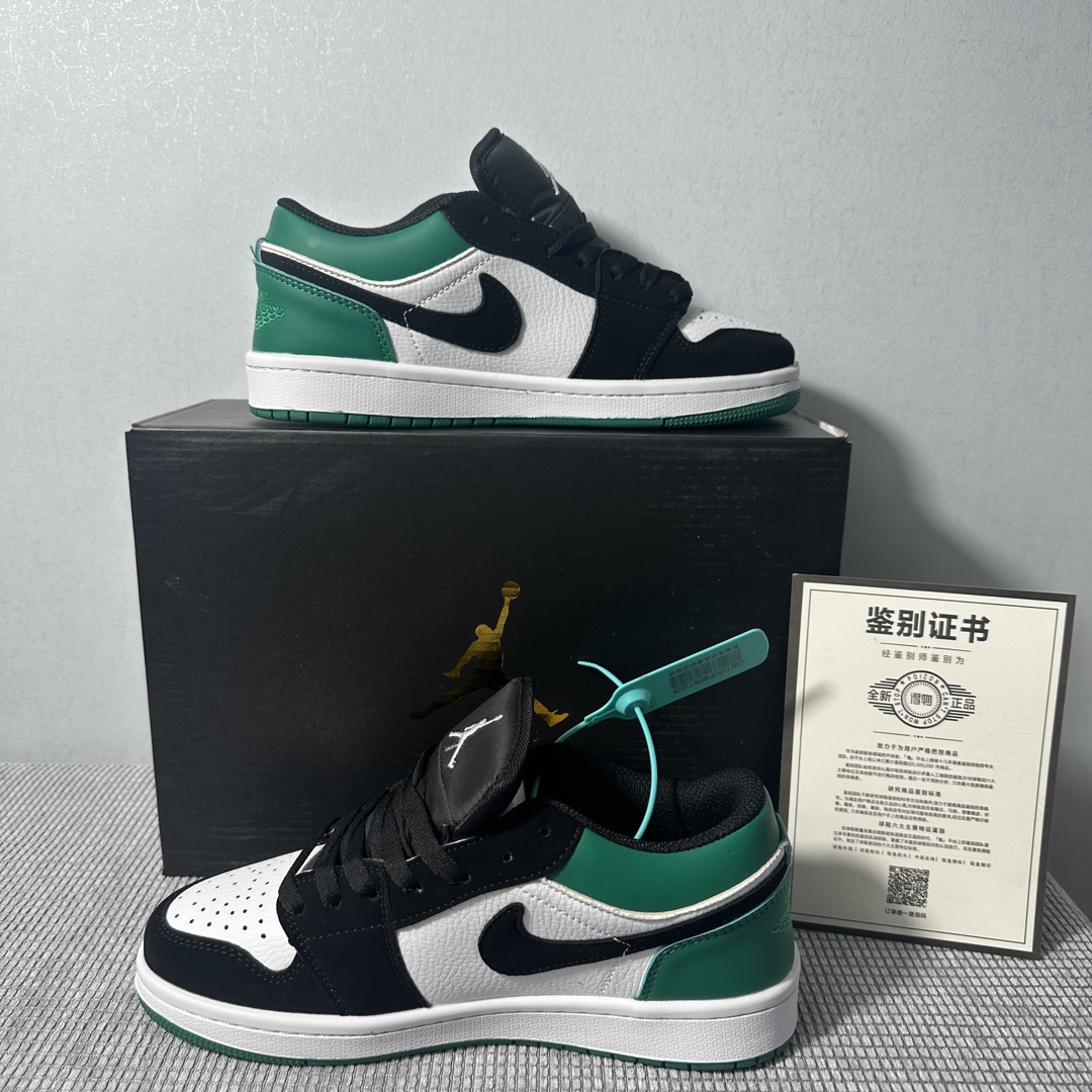 V2379-242.6💴36.69$NIKE gallery