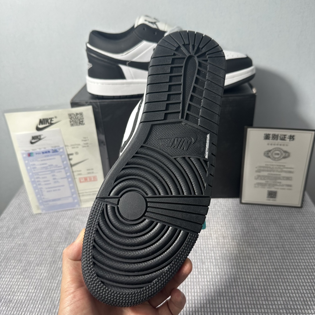 V2379-242.6💴36.69$NIKE gallery