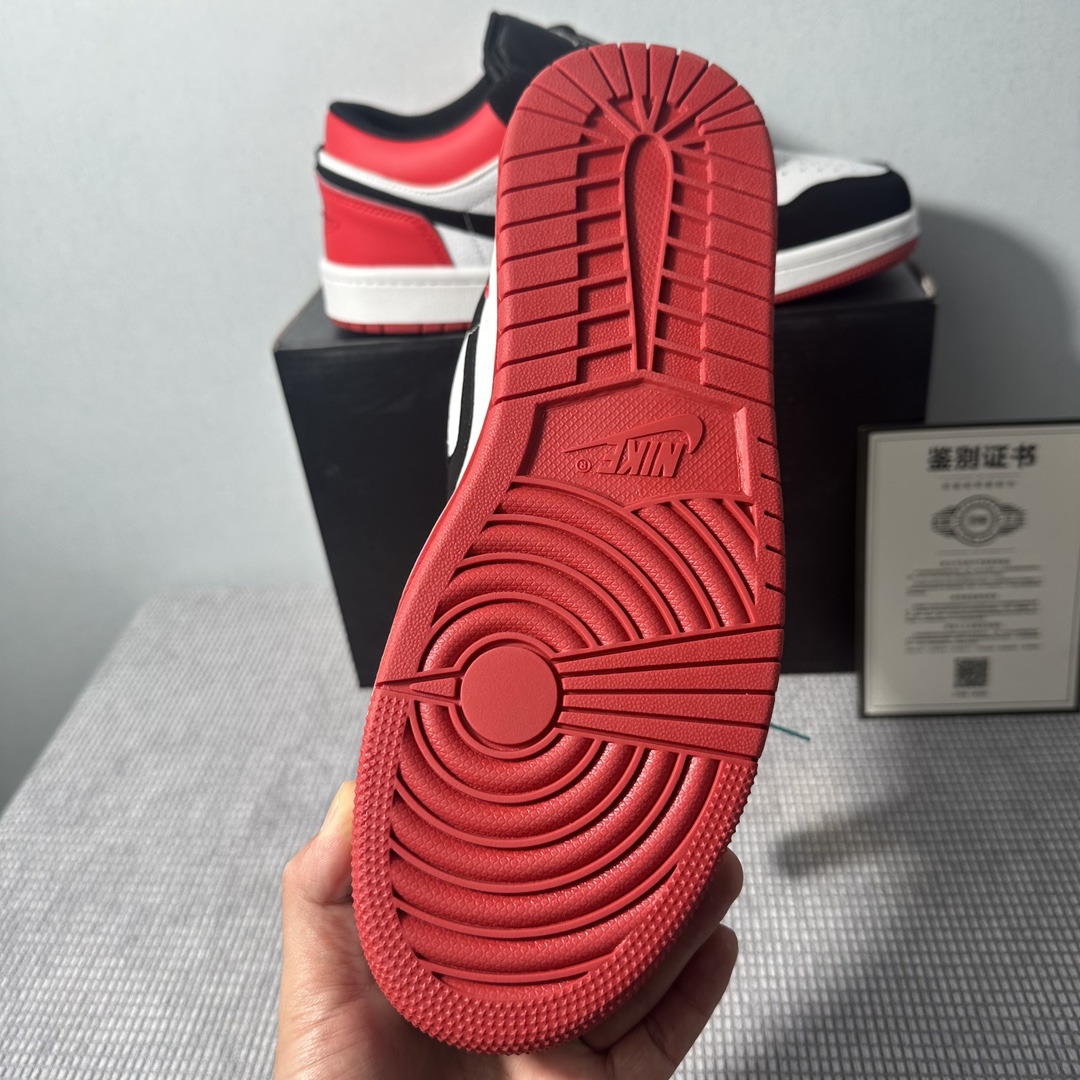 V2379-242.6💴36.69$NIKE gallery