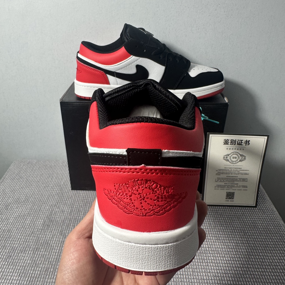 V2379-242.6💴36.69$NIKE gallery